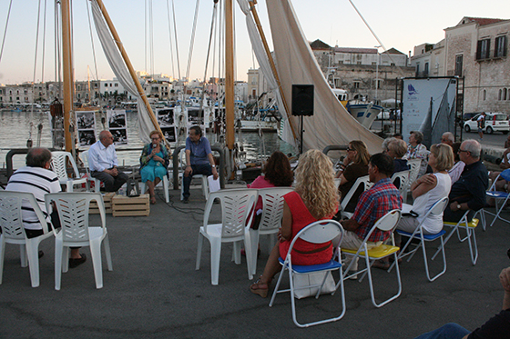 È arrivato un veliero carico di ...